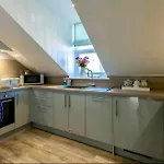 Stylish 1 Bed Flat On The Hoe - Mayflower