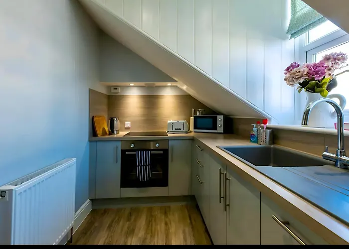 Stylish 1 Bed Flat On The Hoe - Mayflower